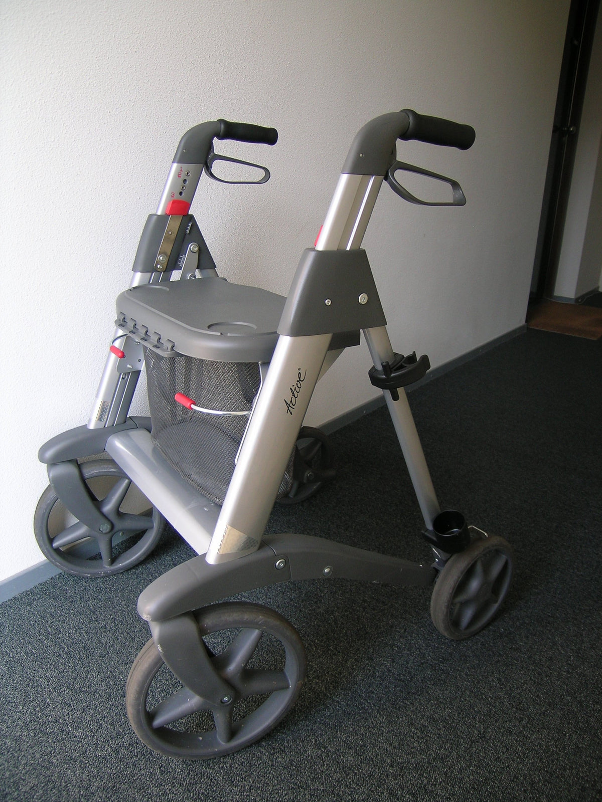 Rollator Déambulateur à 4 Roues avec Siège, Freins et Panier