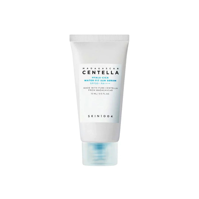 SKIN1004 Madagascar Centella Hyalu-Cica Water-Fit Sun Serum SPF50+ 15ml – Écran Solaire Hydratant & Apaisant
